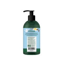 Tropiclean Essentials Goat’s Milk Hypoallergenic Shampoo for Dogs, Puppies and Cats